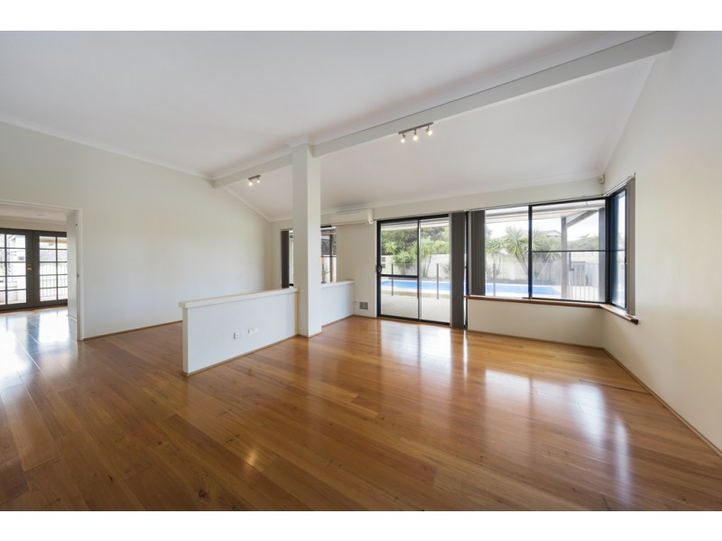 15 Seaham Way, Mindarie WA 6030