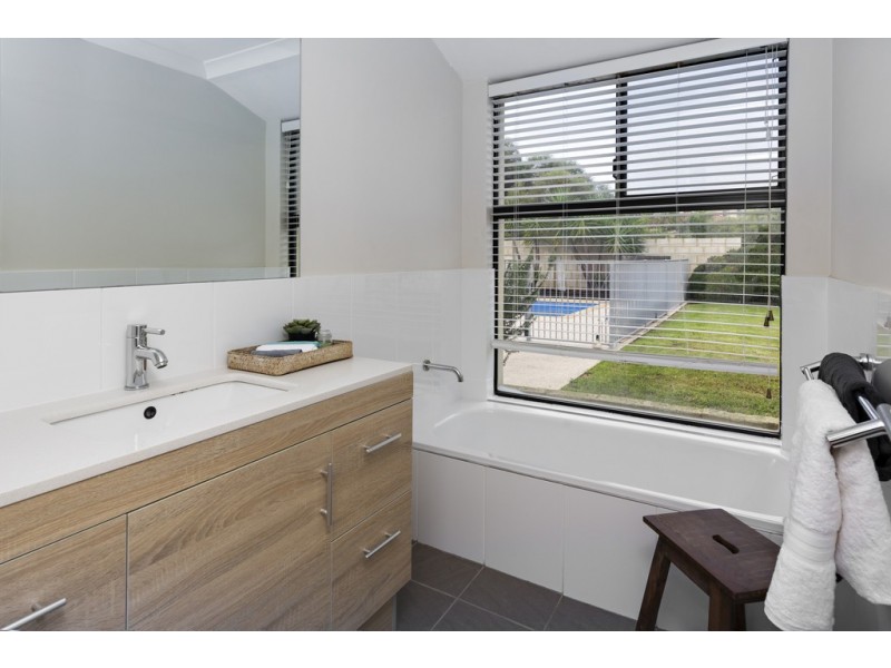 15 Seaham Way, Mindarie WA 6030