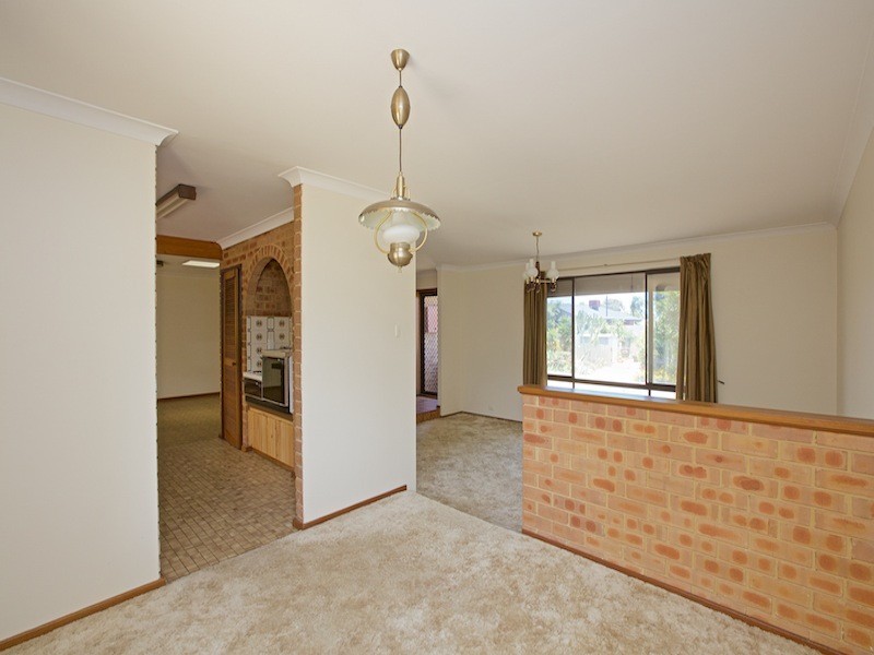 4 Angove Drive, Hillarys WA 6025