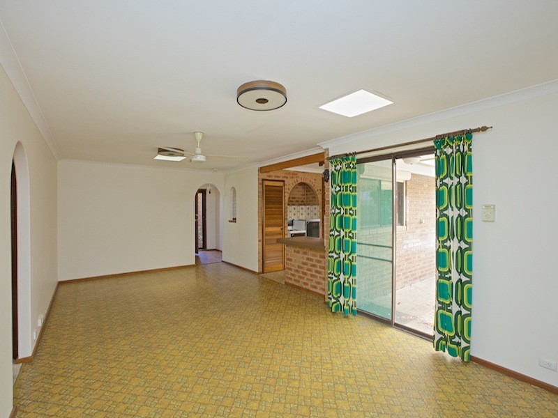 4 Angove Drive, Hillarys WA 6025