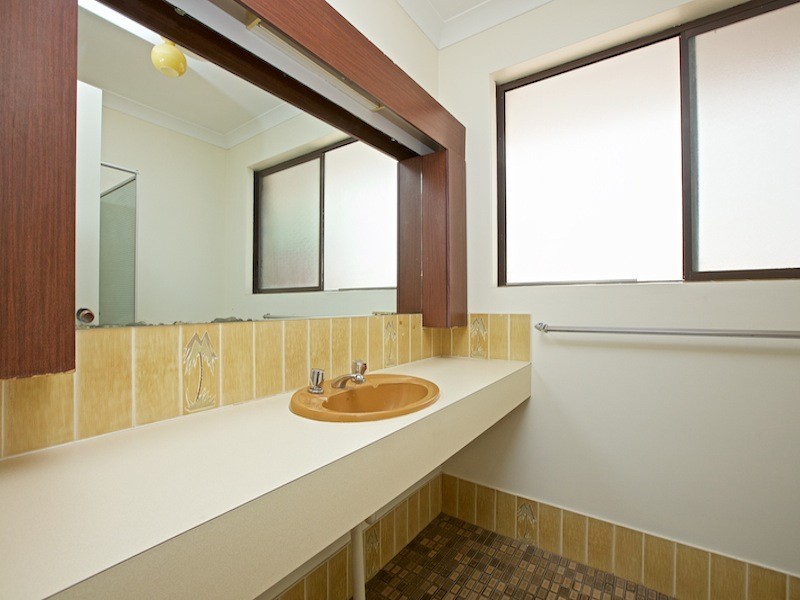 4 Angove Drive, Hillarys WA 6025