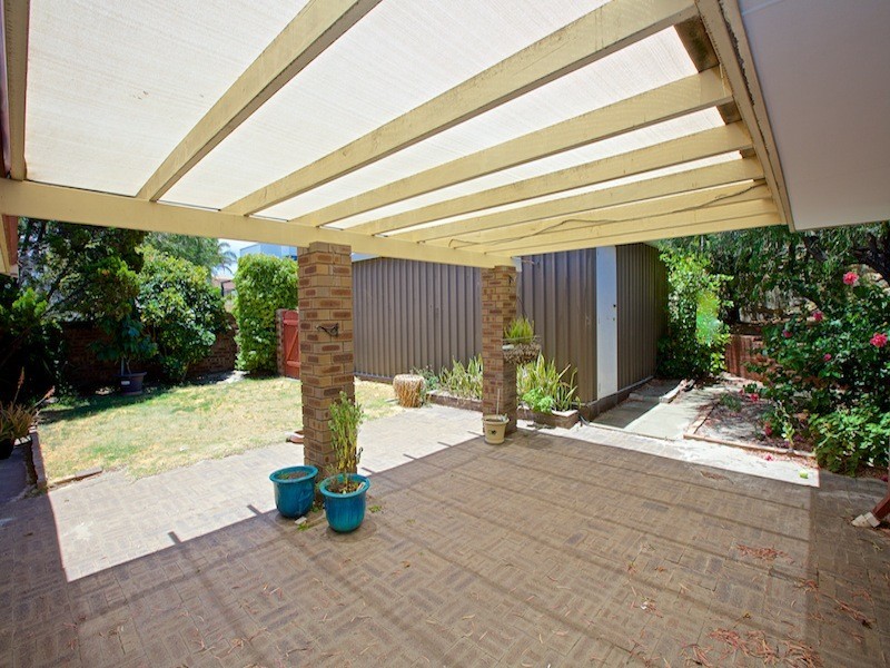 4 Angove Drive, Hillarys WA 6025