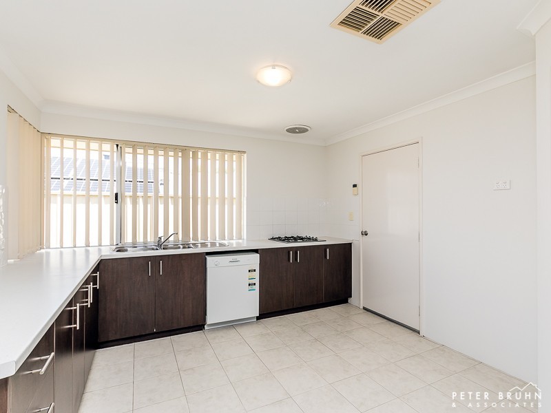 8 Turner Parkway, Carramar WA 6031