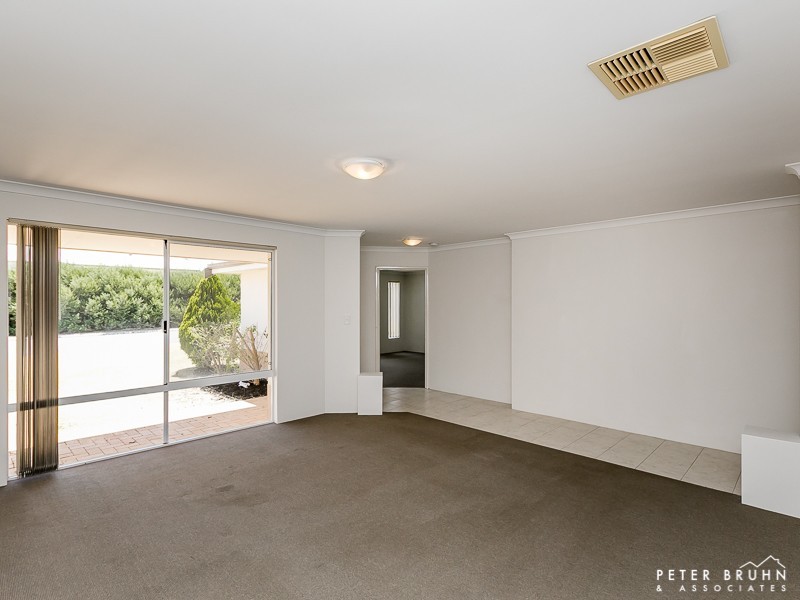 8 Turner Parkway, Carramar WA 6031