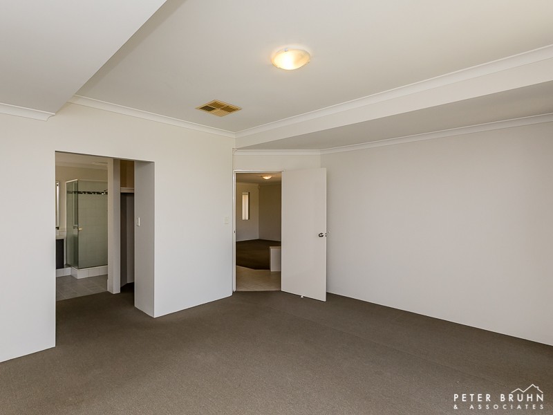 8 Turner Parkway, Carramar WA 6031