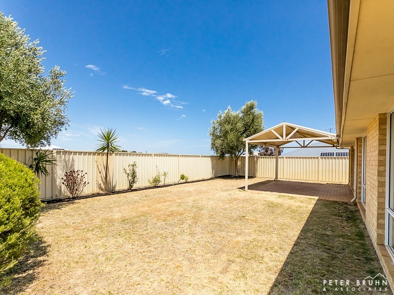 8 Turner Parkway, Carramar WA 6031