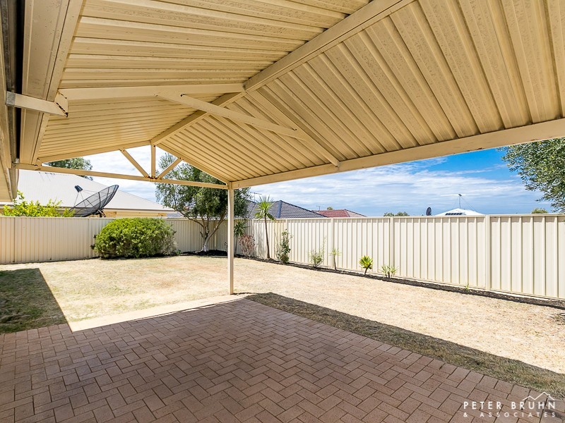 8 Turner Parkway, Carramar WA 6031