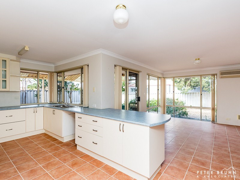 48 Stonehaven Parade, Kinross WA 6028
