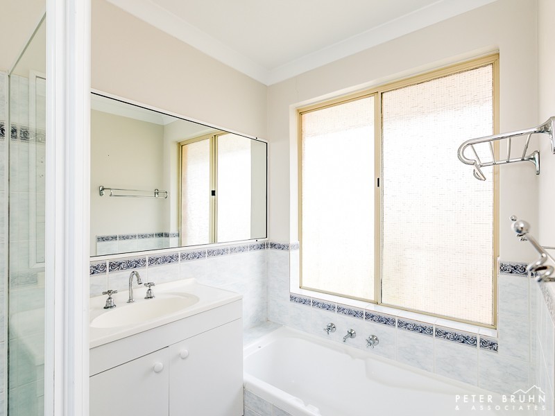48 Stonehaven Parade, Kinross WA 6028