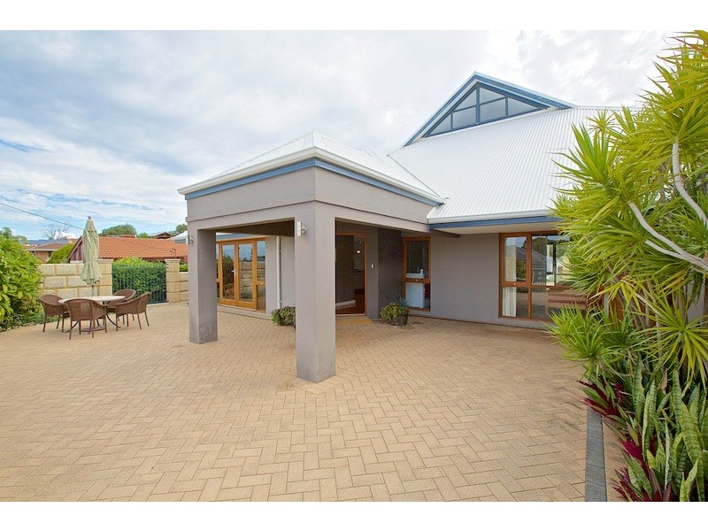 99 Mullaloo Drive, Mullaloo WA 6027