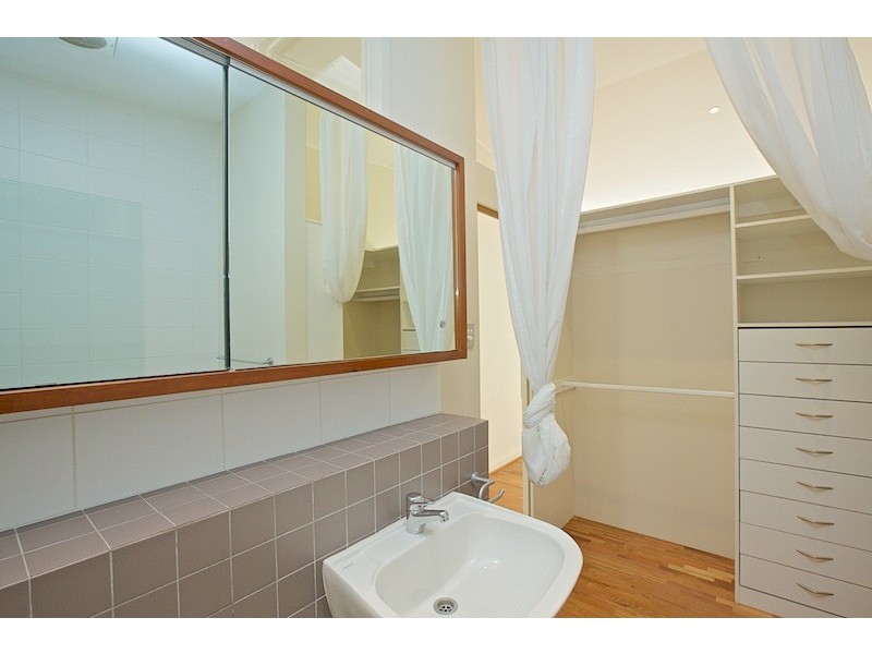 2/239 Barker Road, Subiaco WA 6008