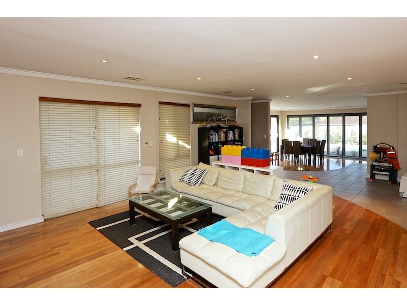 34 Wentworth Way, Padbury WA 6025