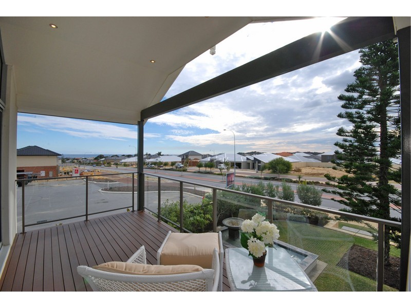 453 Burns Beach Road, Iluka WA 6028