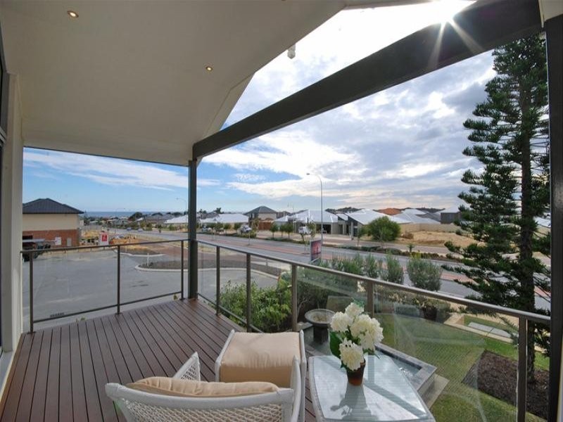 453 Burns Beach Road, Iluka WA 6028