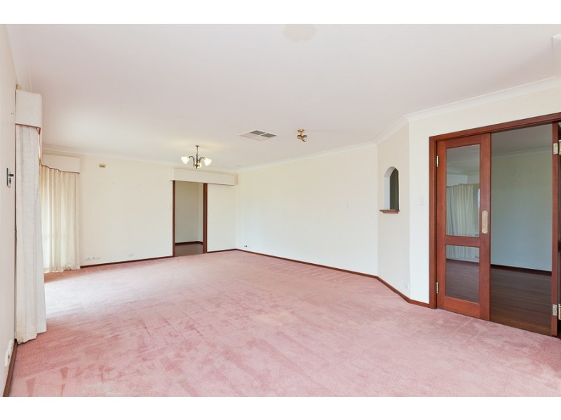 12 Carron Rise, Hillarys WA 6025