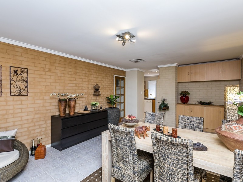 6 Staff Court, Beldon WA 6027