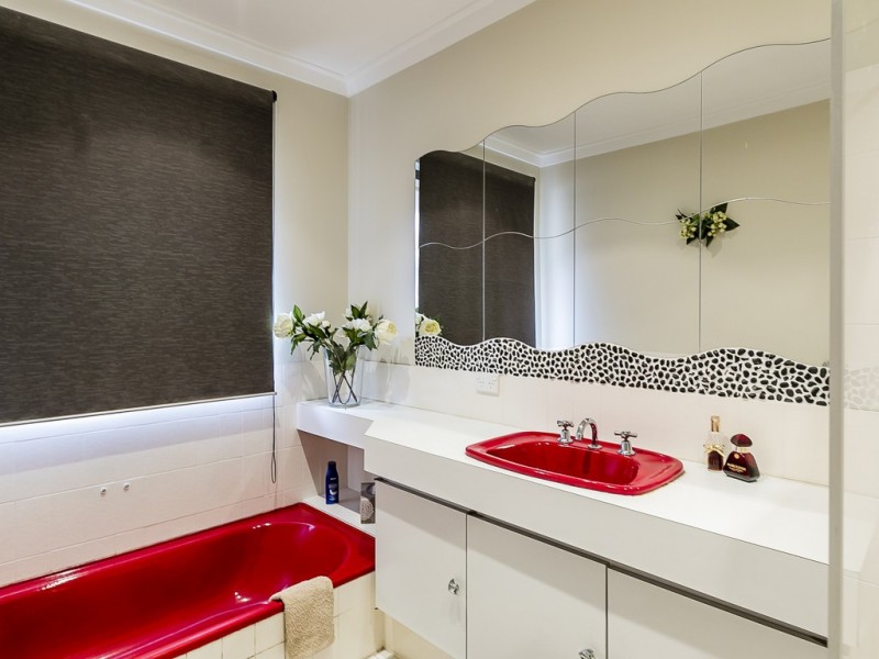 6 Staff Court, Beldon WA 6027