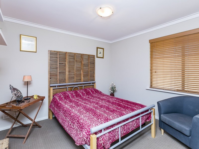 6 Staff Court, Beldon WA 6027