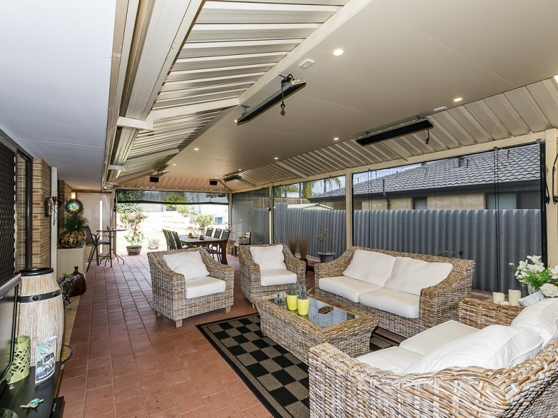 6 Staff Court, Beldon WA 6027