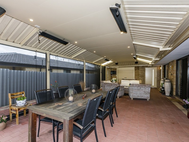 6 Staff Court, Beldon WA 6027