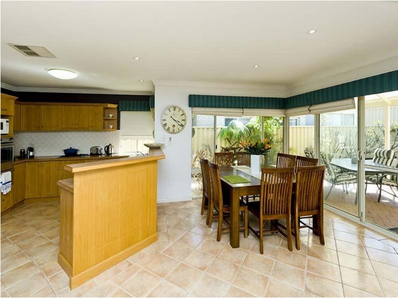 54 Boynton Gardens, Iluka WA 6028