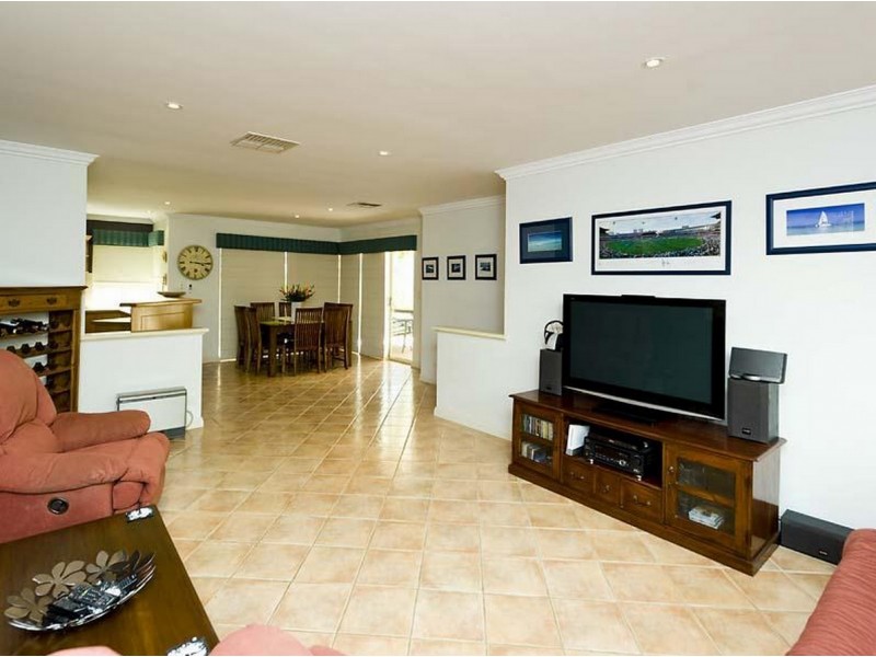 54 Boynton Gardens, Iluka WA 6028