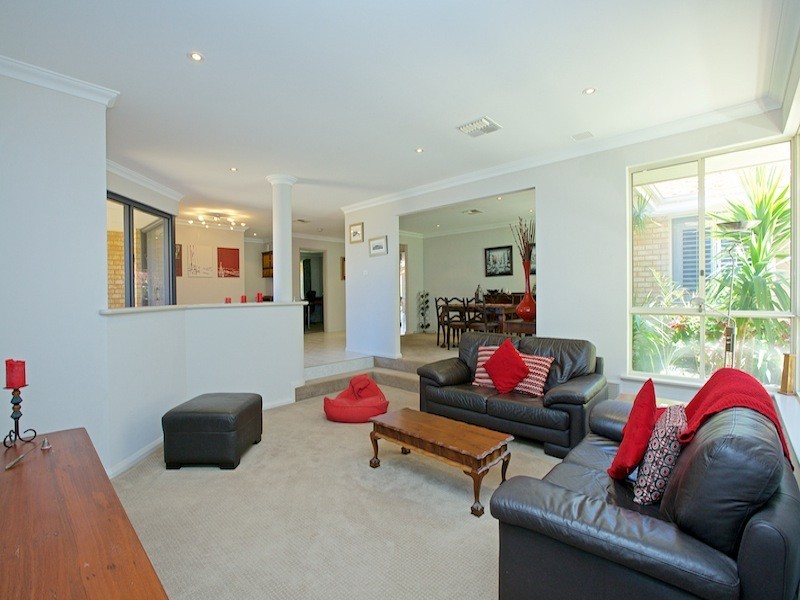 31 Plympton Mews, Hillarys WA 6025