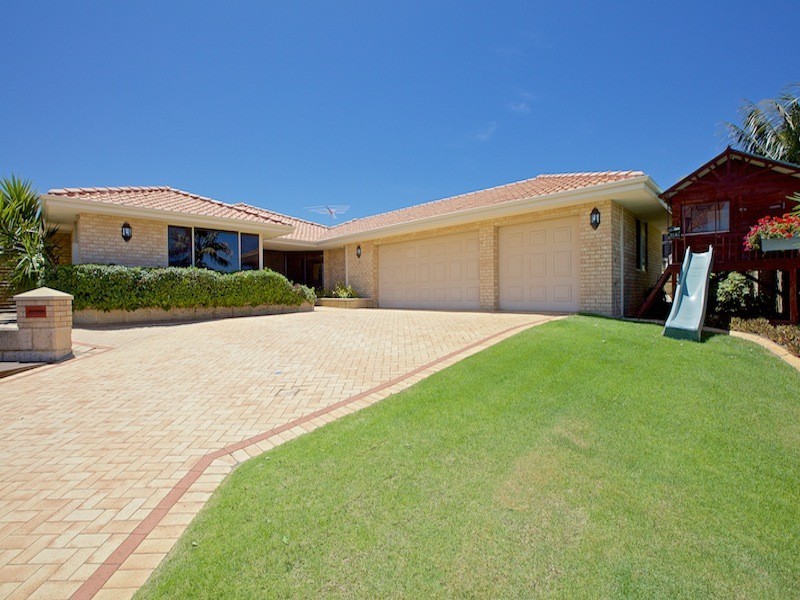31 Plympton Mews, Hillarys WA 6025
