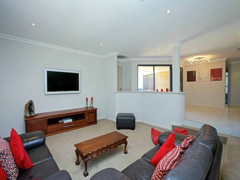 31 Plympton Mews, Hillarys WA 6025