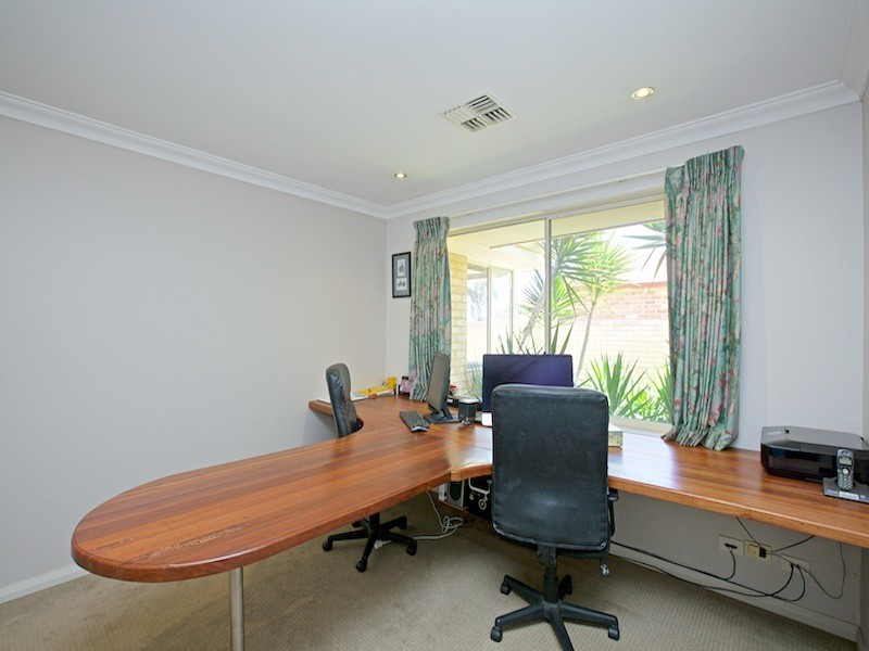 31 Plympton Mews, Hillarys WA 6025