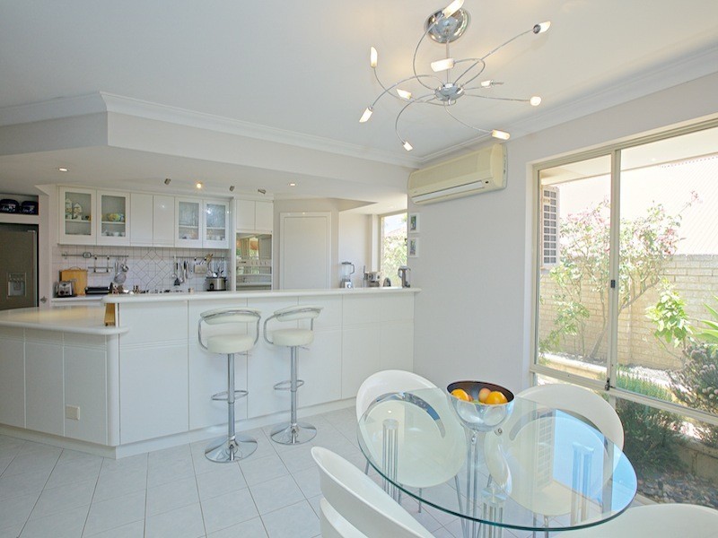 31 Plympton Mews, Hillarys WA 6025