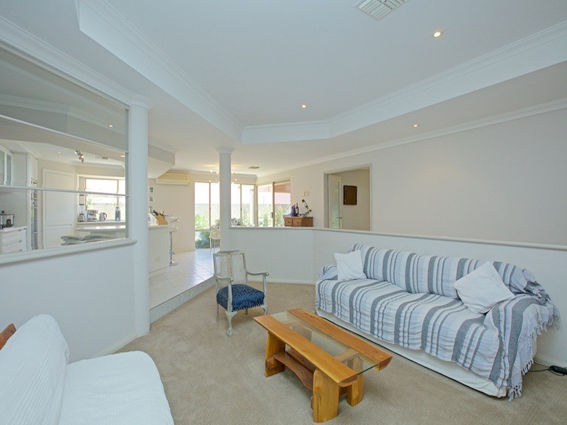 31 Plympton Mews, Hillarys WA 6025