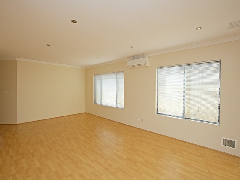 31 Zingarello Street, Pearsall WA 6065