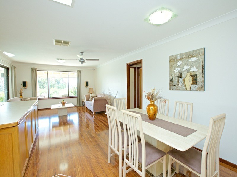 38 Lakeview Drive, Edgewater WA 6027