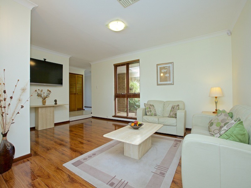 38 Lakeview Drive, Edgewater WA 6027