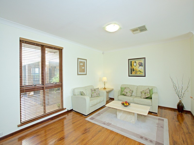 38 Lakeview Drive, Edgewater WA 6027