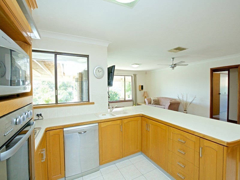 38 Lakeview Drive, Edgewater WA 6027