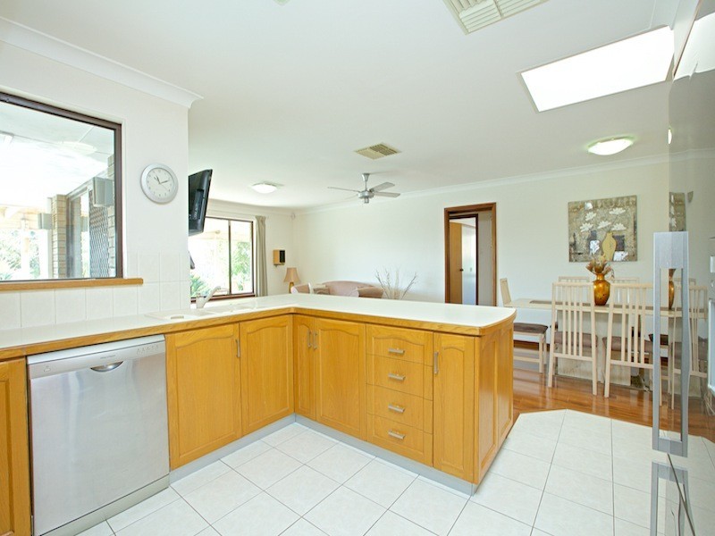 38 Lakeview Drive, Edgewater WA 6027