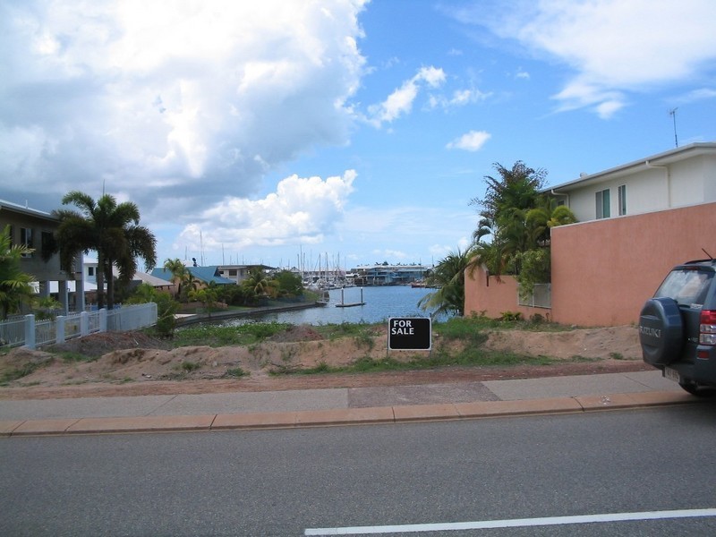 18 Cullen Bay Crescent, Cullen Bay NT 0820