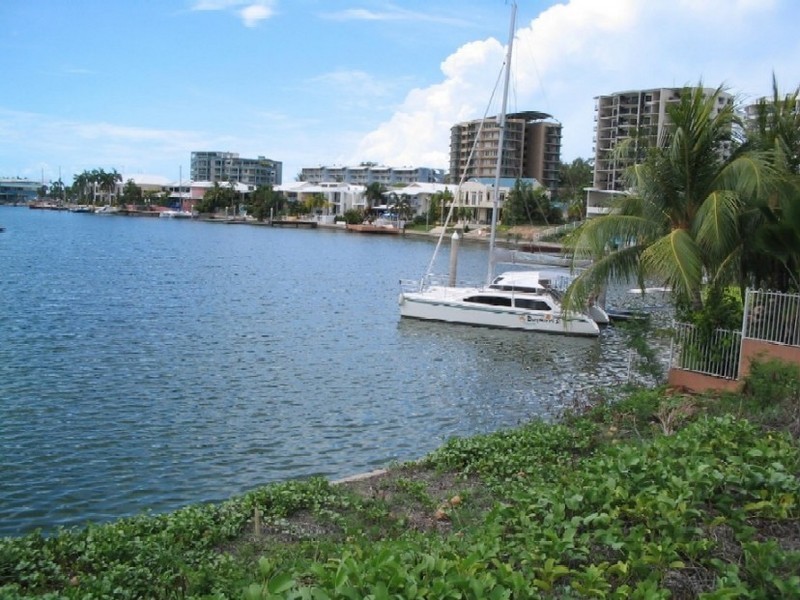 18 Cullen Bay Crescent, Cullen Bay NT 0820