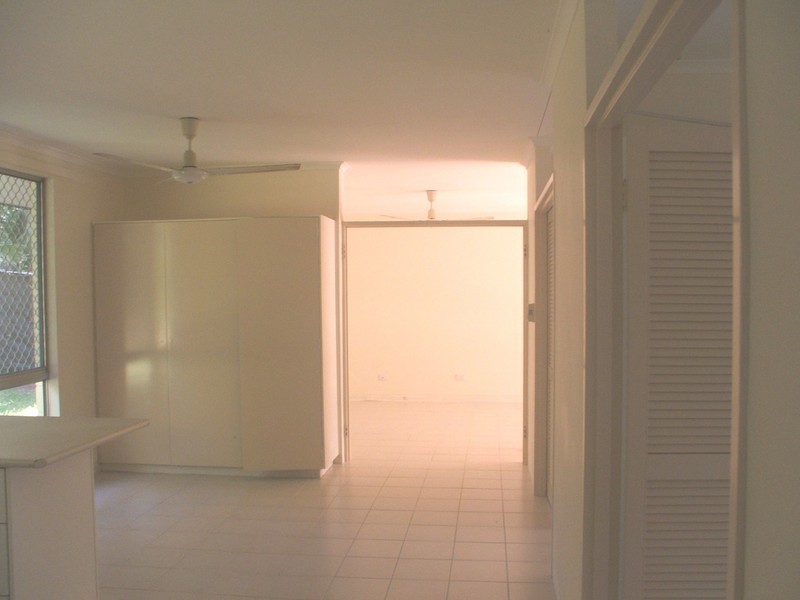 24 Mistletoe, Karama NT 0812