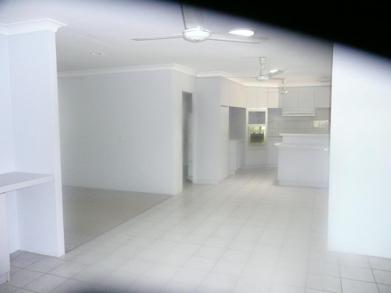 3 Kuru, Brinkin NT 0810