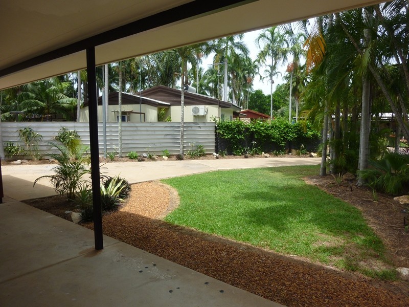 8 Dongara Cres, Karama NT 0812