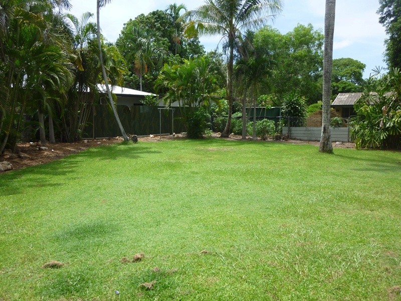 8 Dongara Cres, Karama NT 0812