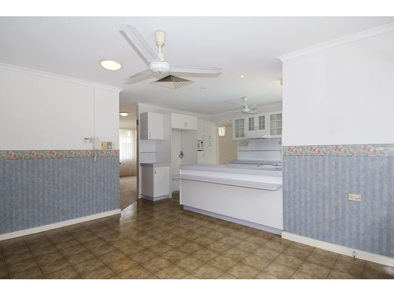 Coconut Grove NT 0810