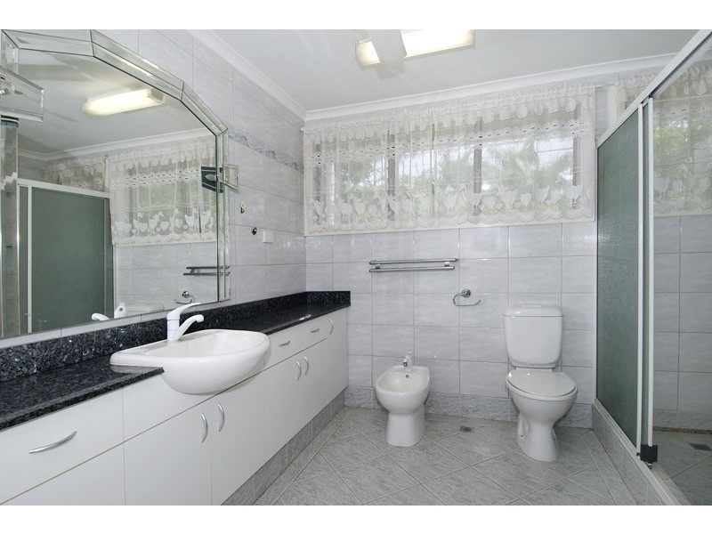 Coconut Grove NT 0810