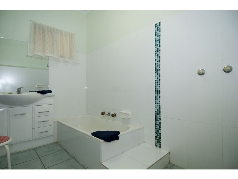 3 Stasinowsky St, Alawa NT 0810