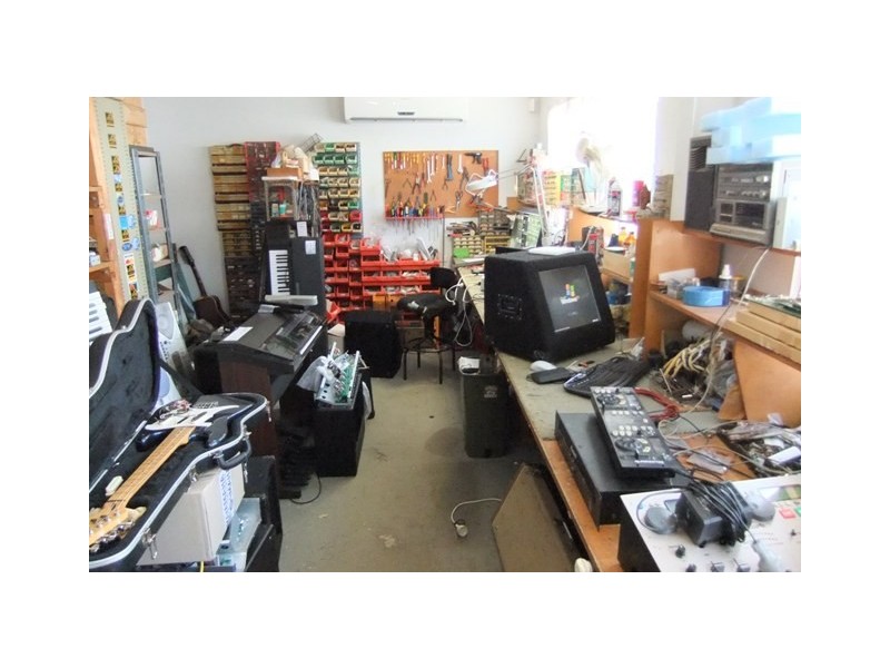 1/6 De Latour, Coconut Grove NT 0810