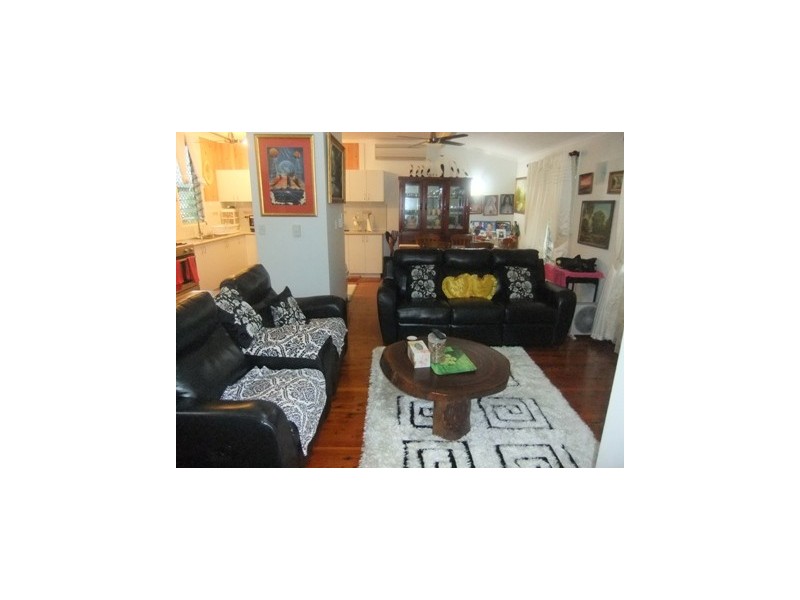 1 Maddock, Malak NT 0812