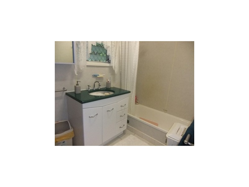 1 Maddock, Malak NT 0812